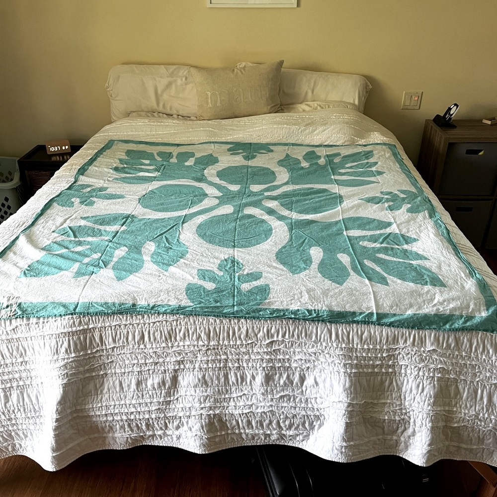 Aloha Collection Ohana Pareo. Never used. Only washed once